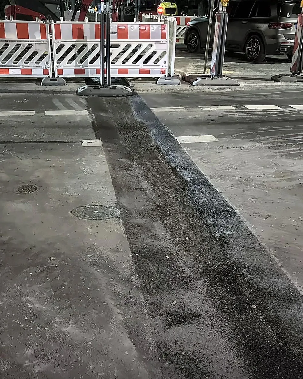 Fahrbahnquerung, Asphalt wiederhergestellt – Glasfaserausbau in Bochum