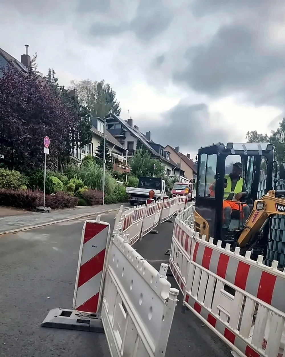 Grabenaushub mit Minibagger – Kabeltiefbau in Bochum